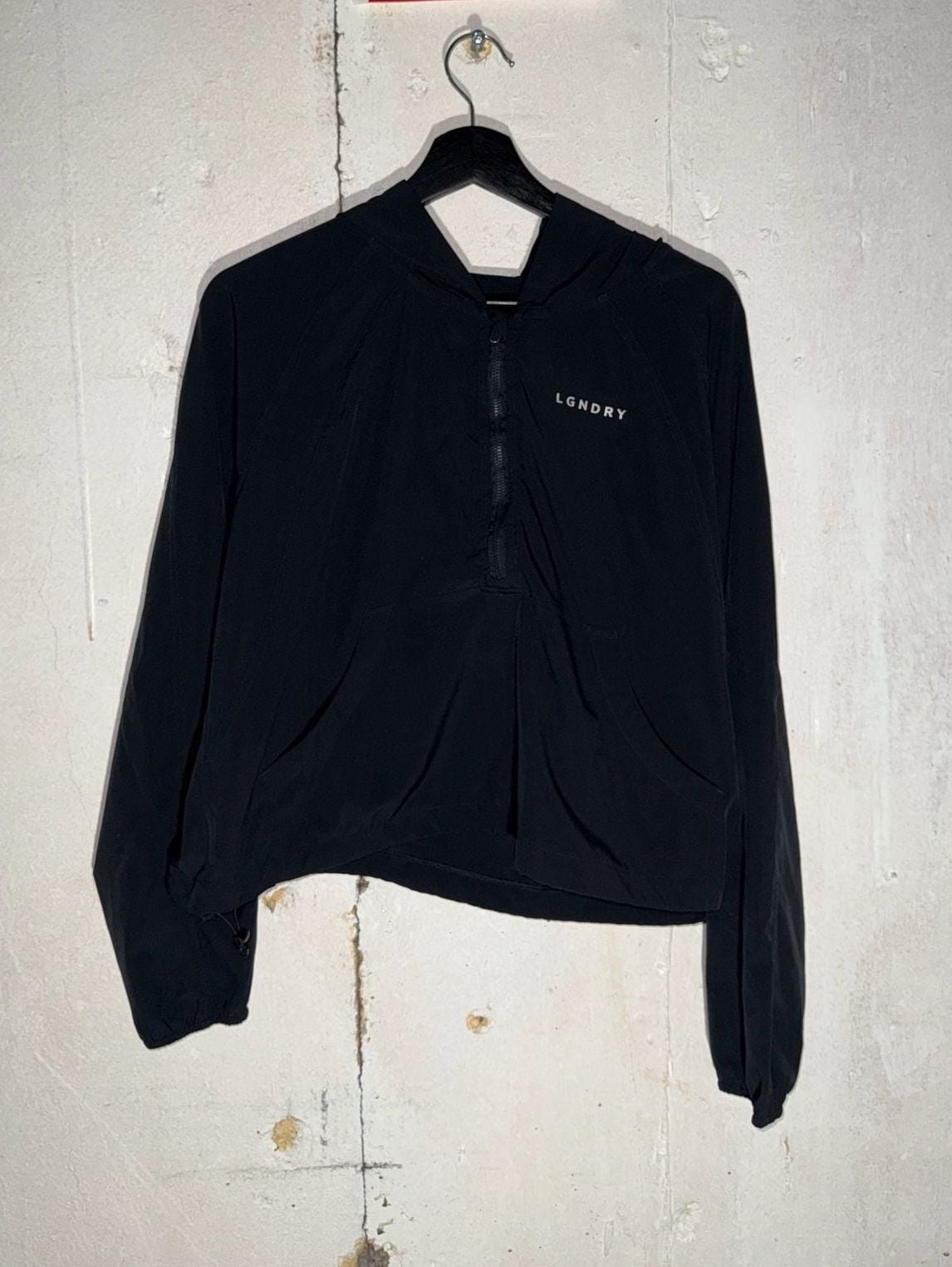 LGNDRY Quarter-Zip Cropped Athletic Windbreaker Pullover Hoodie 2