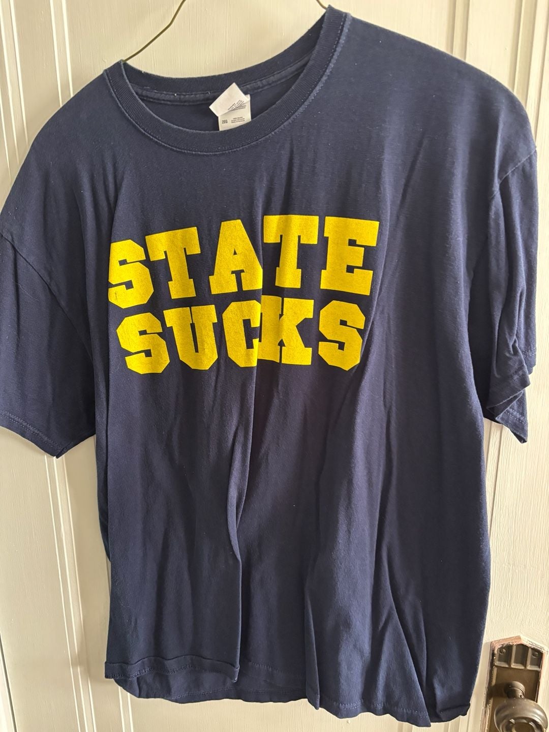 Navy Blue and Yellow State Sucks Graphic T-Shirt Size 2XL 2