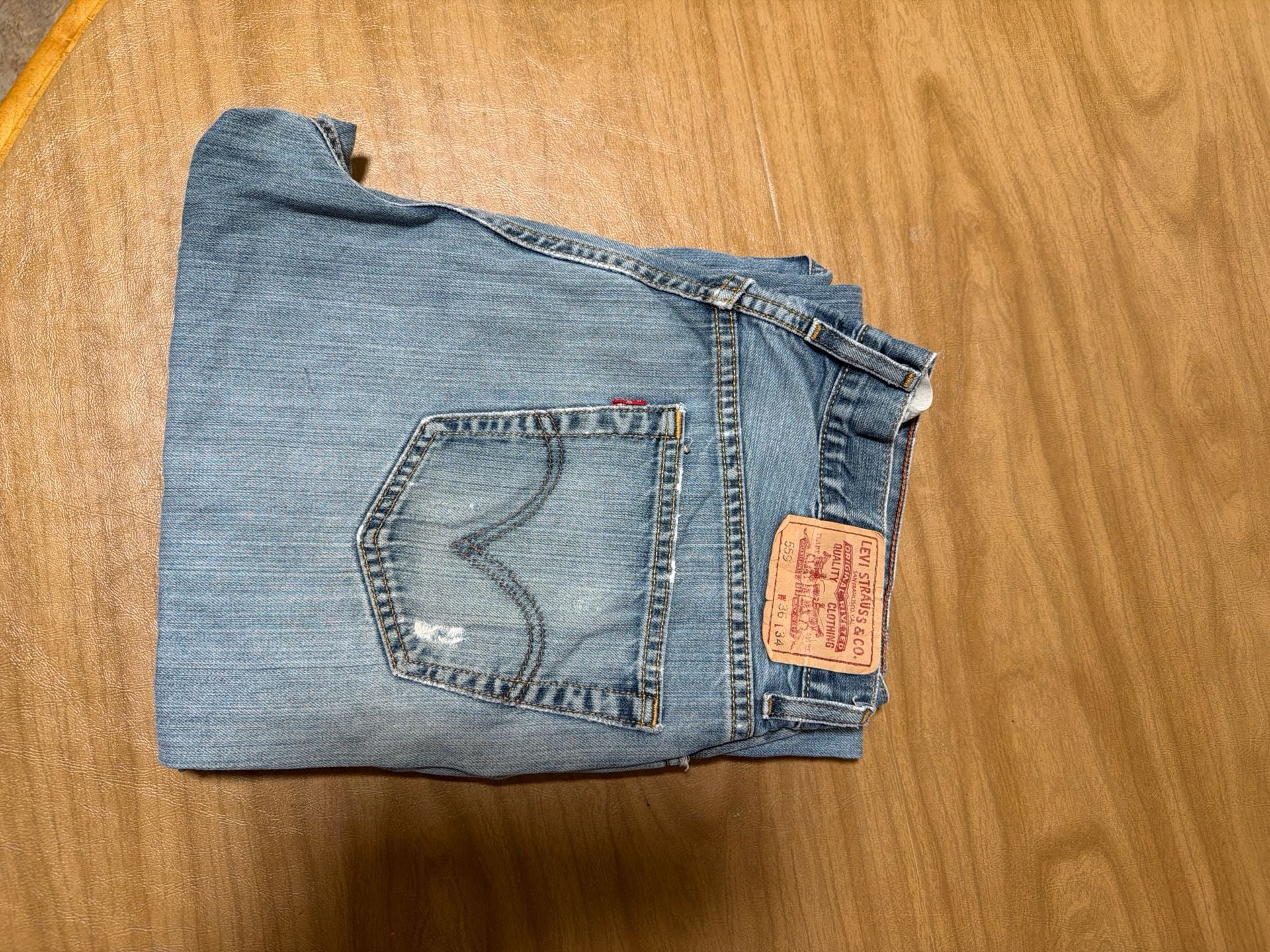 Levi's 559 Relaxed Straight Jeans W36 L34 Distressed Light Wash 1