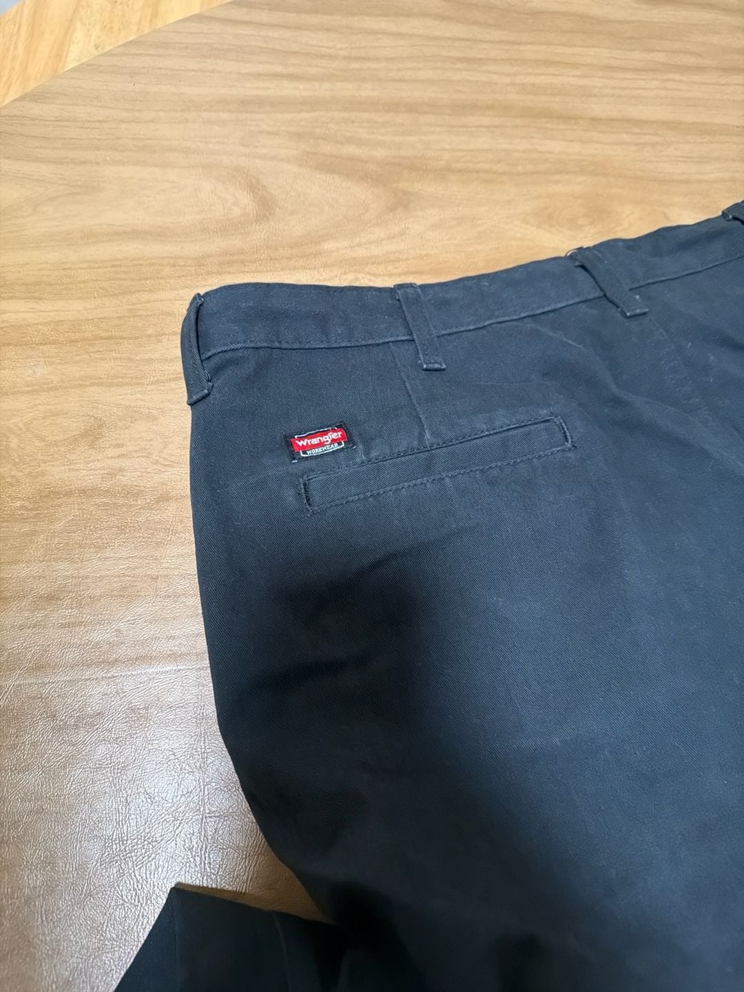Wrangler Workwear Men's Relaxed Fit Cargo Pants Black 40x32 4
