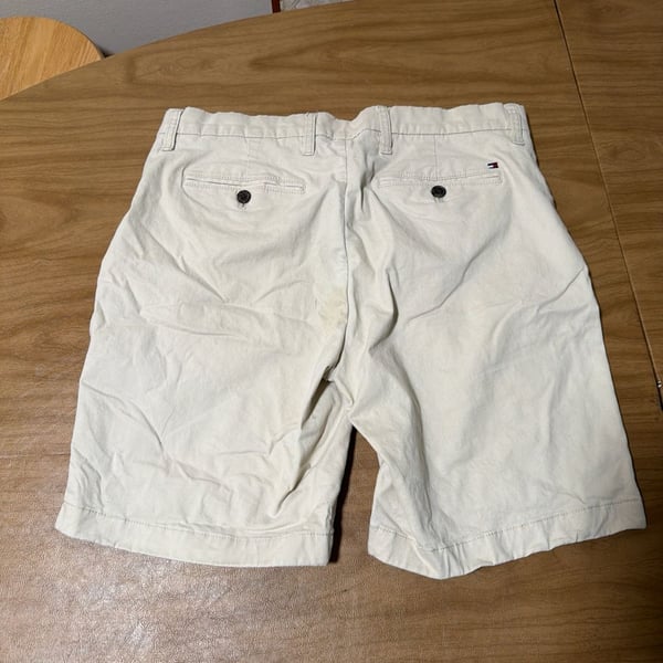 Tommy Hilfiger Men's Custom Fit Chino Shorts Beige Size 32