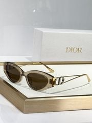 Dior 30Montaigne B6I Cat-Eye Sunglasses with CD Logo Gold Tone Temples 2
