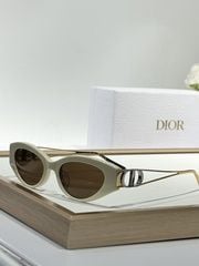 Dior 30Montaigne B6I Cat-Eye Sunglasses with CD Logo Gold Tone Temples 16