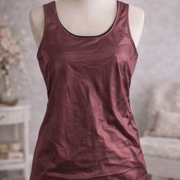 Monet Lifestyle Co. Metallic Maroon Sleeveless Tank Top