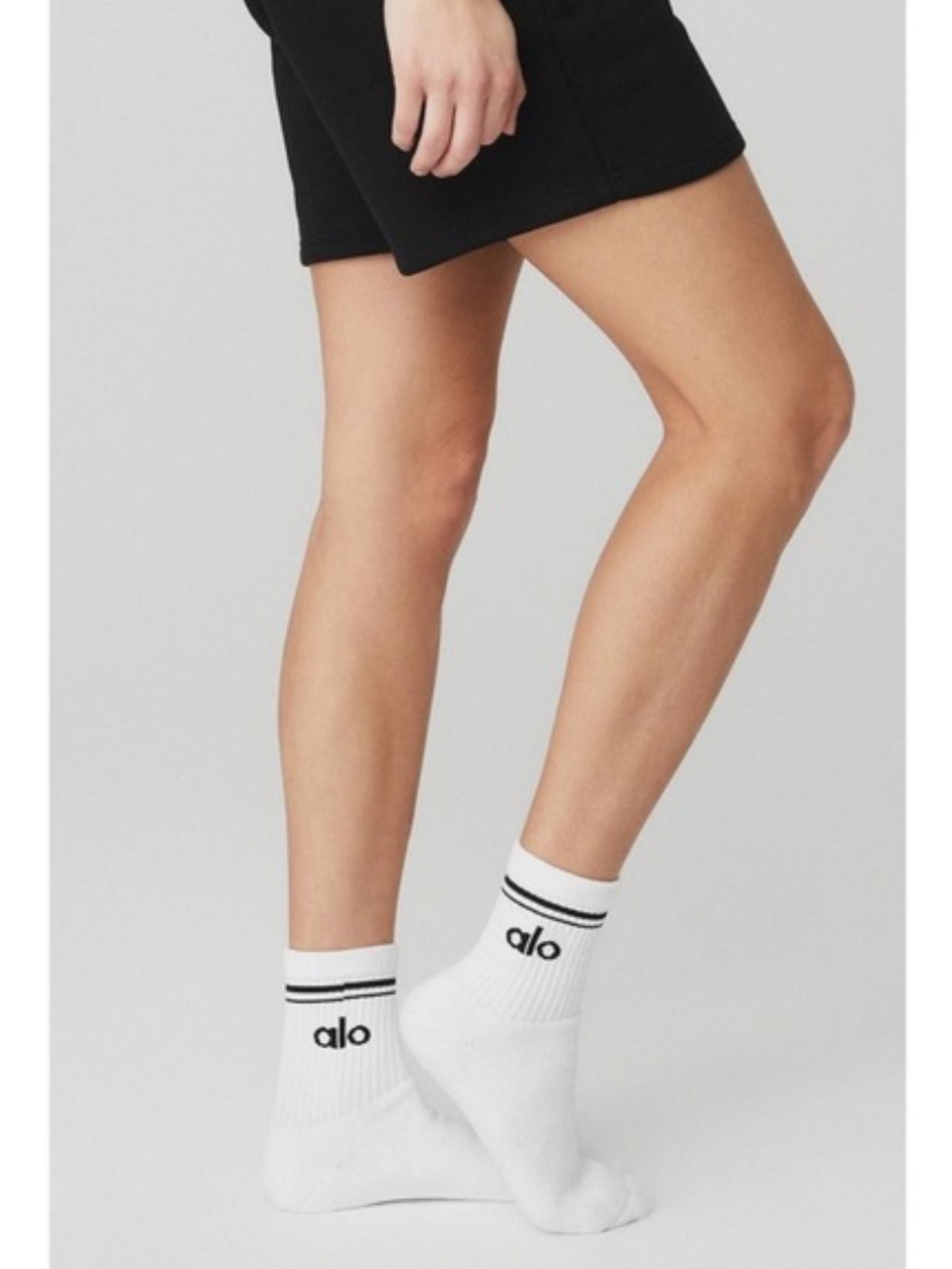 Alo Yoga Unisex Throwback Sock White/Black Size Medium 1