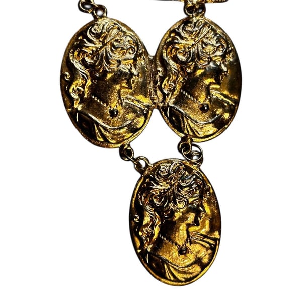 💟Vintage Art Nouveau Style Gold Tone Oval Cameo Dangle Brooch Pin