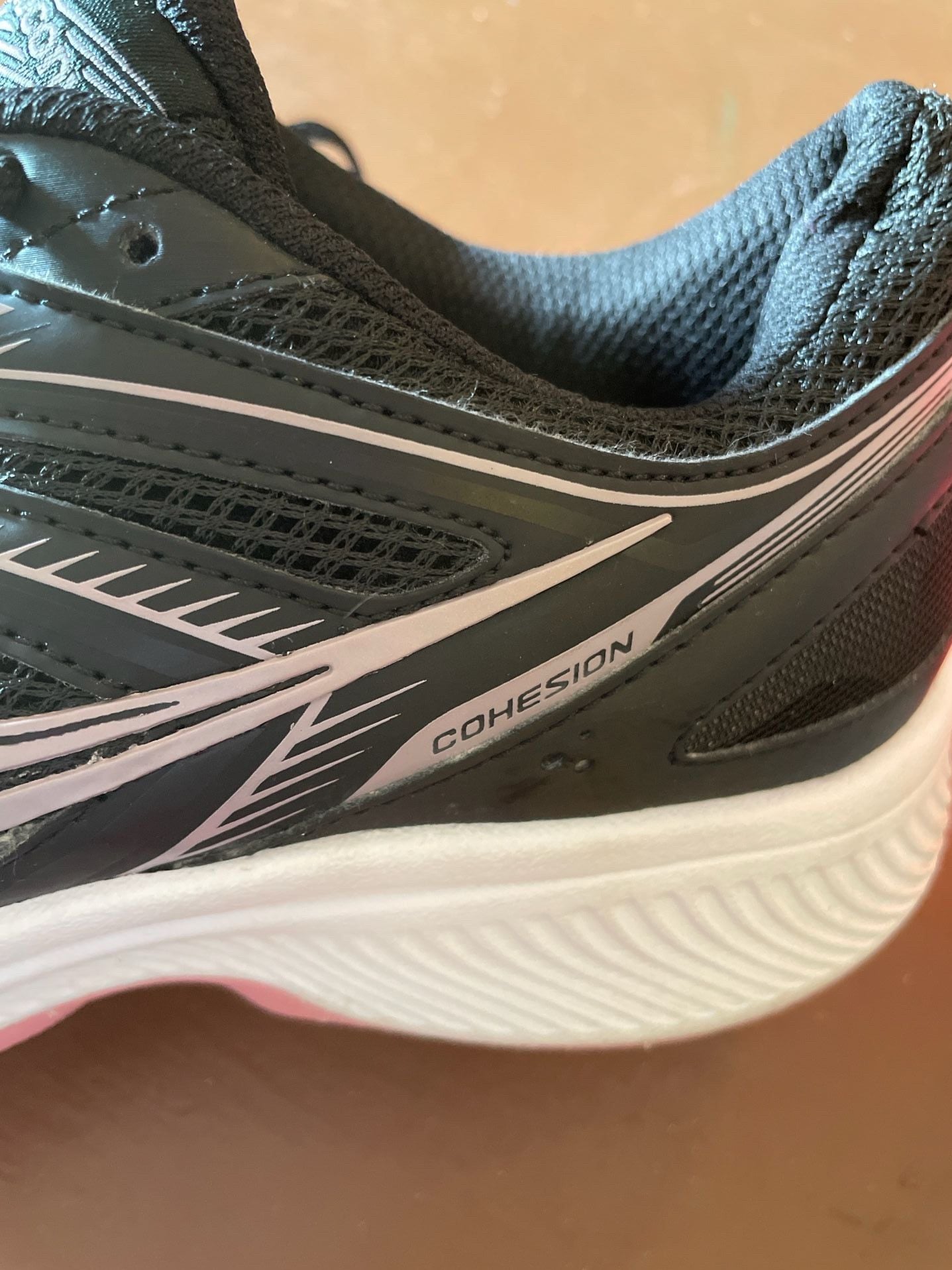 Saucony Women's Cohesion Running Shoes Black Pink. Excellent condition. 8