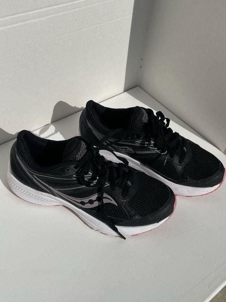 Saucony Women's Cohesion Running Shoes Black Pink. Excellent condition. 2