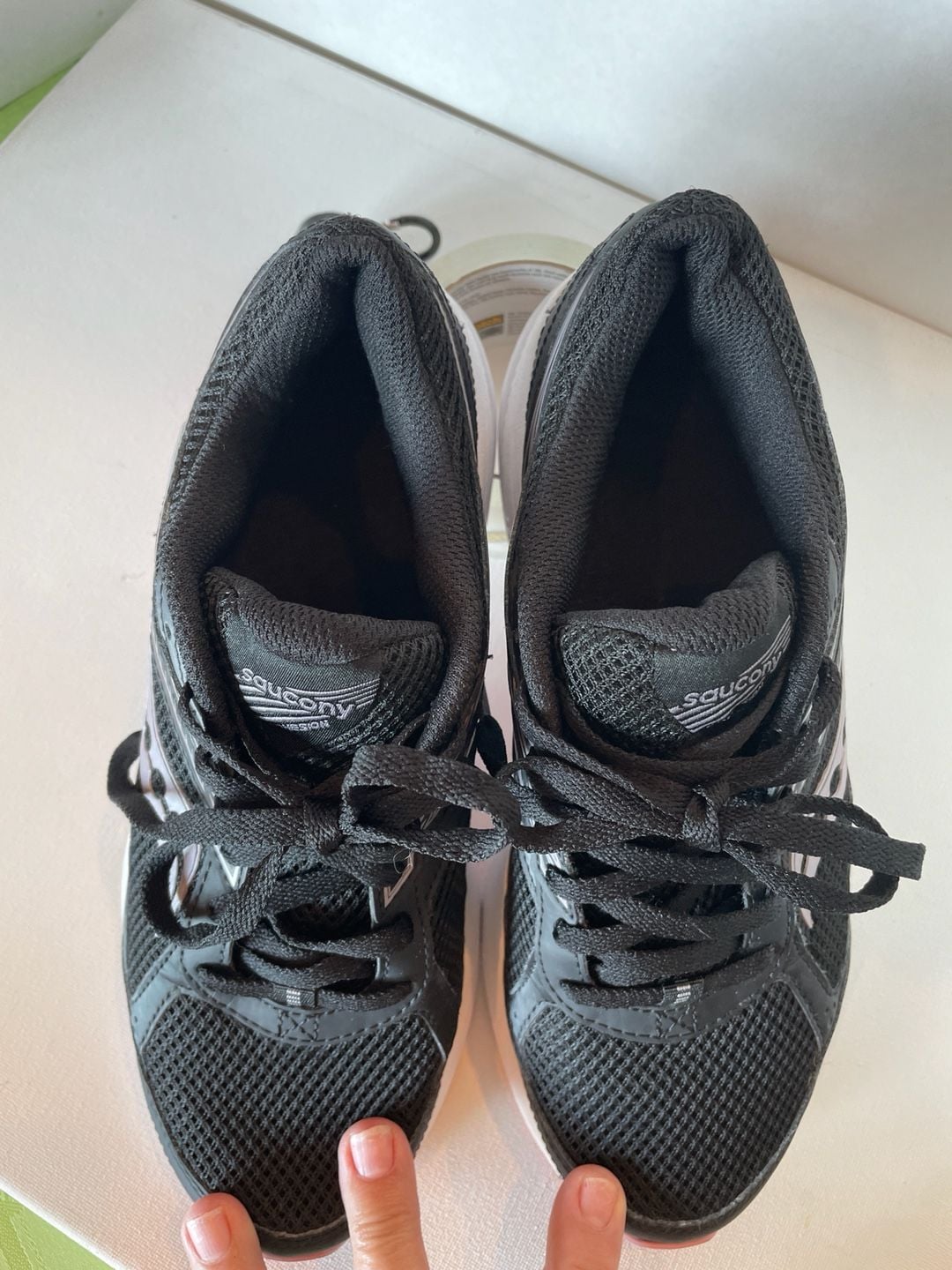Saucony Women's Cohesion Running Shoes Black Pink. Excellent condition. 11