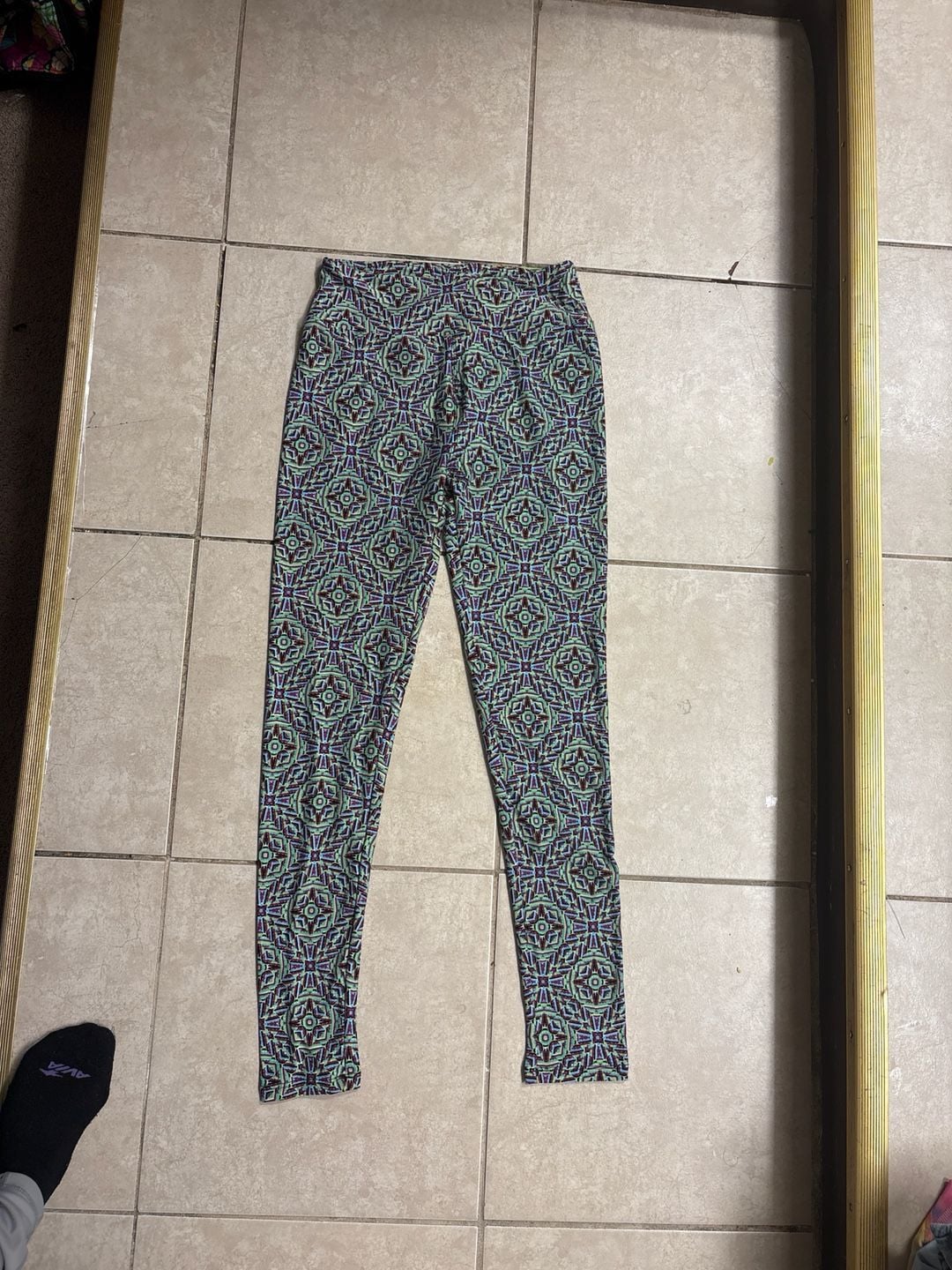 LuLaRoe One Size OS Leggings Green Purple Tribal Geometric Medallion Print 2