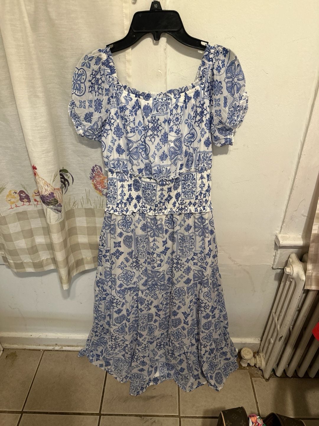 Trixxi Blue and White Floral Tile Print Smocked Waist Midi Dress 3