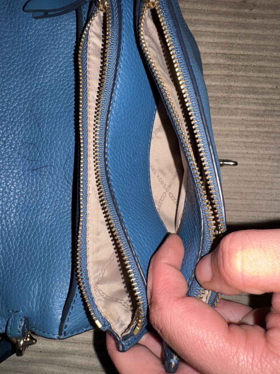 Pre-Loved! MICHAEL KORS Triple Gusset Crossbody leather bag dark chambray gold 8