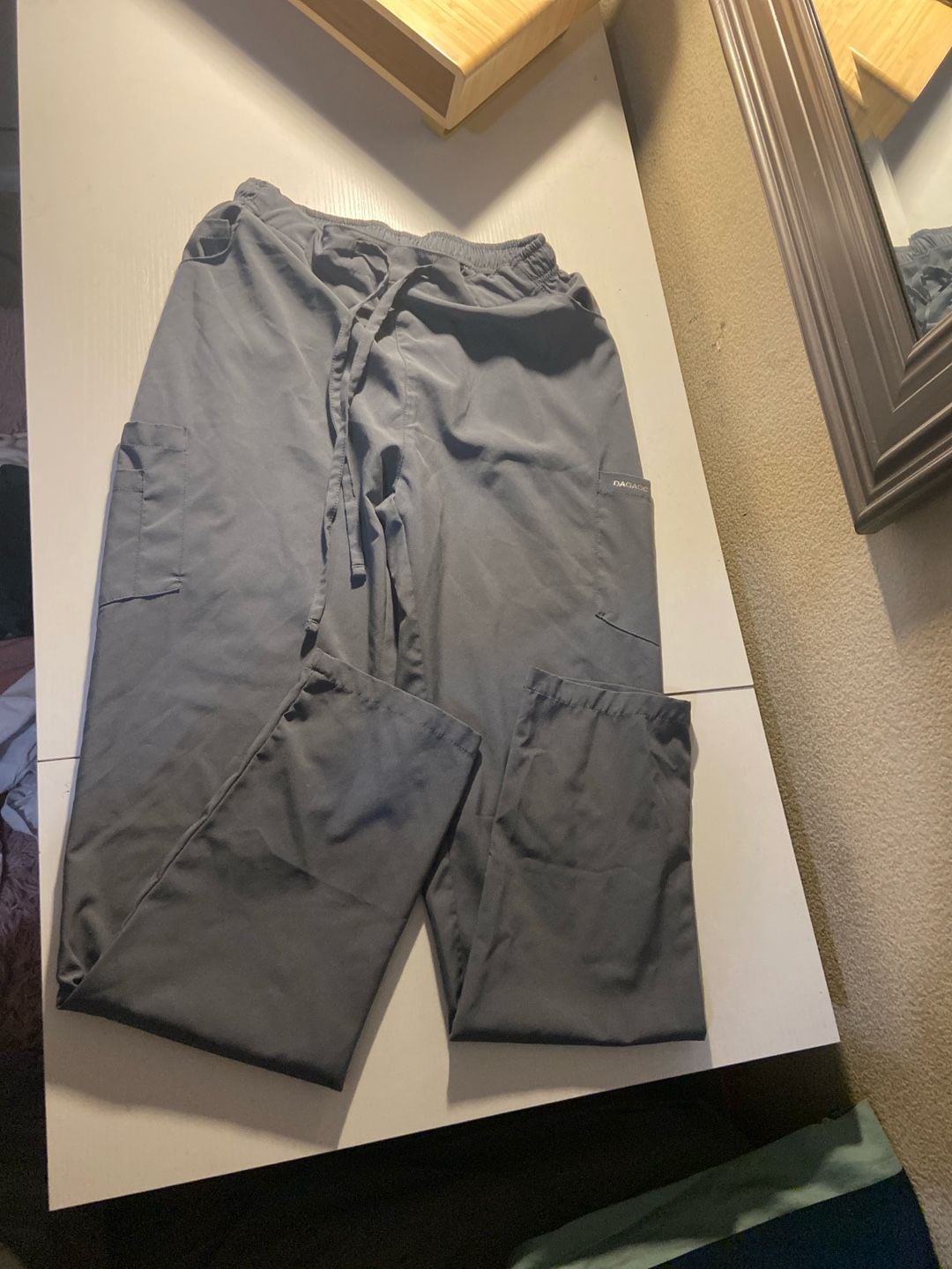 Dagacci Unisex 4-Pocket Medical Scrub Cargo Pants with Drawstring in Gray 2