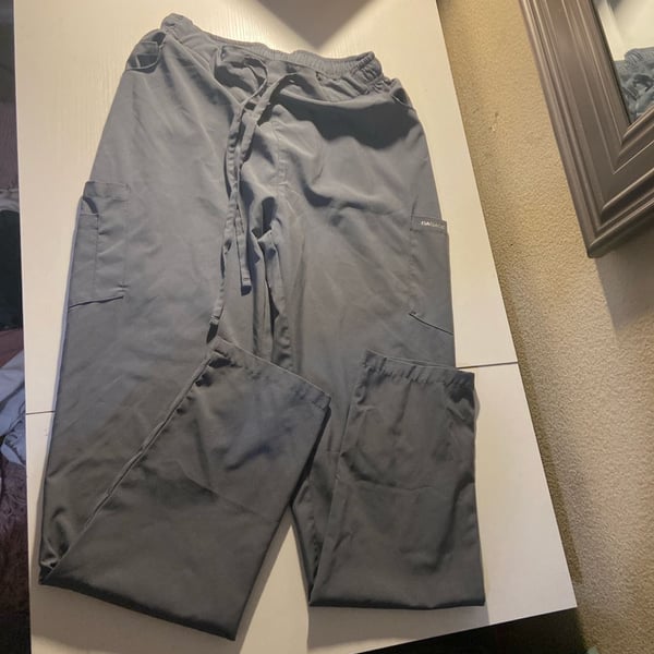 Dagacci Unisex 4-Pocket Medical Scrub Cargo Pants with Drawstring in Gray