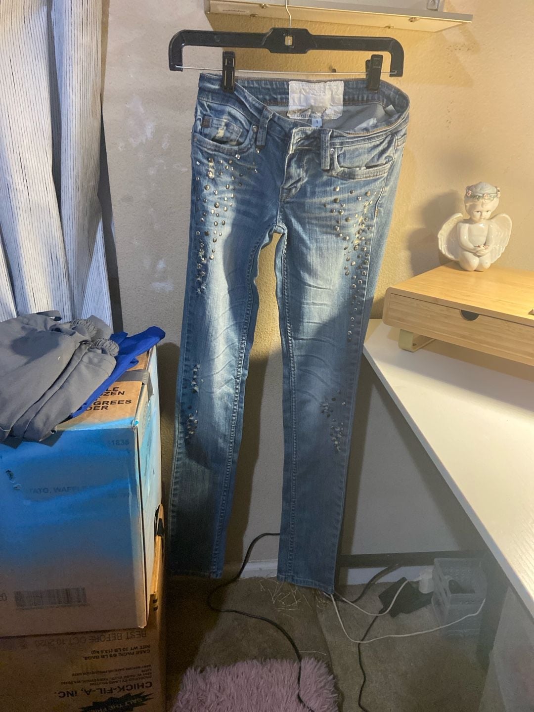 Dollhouse Studded Low Rise Slim Fit Distressed Blue Jeans Size 1 3