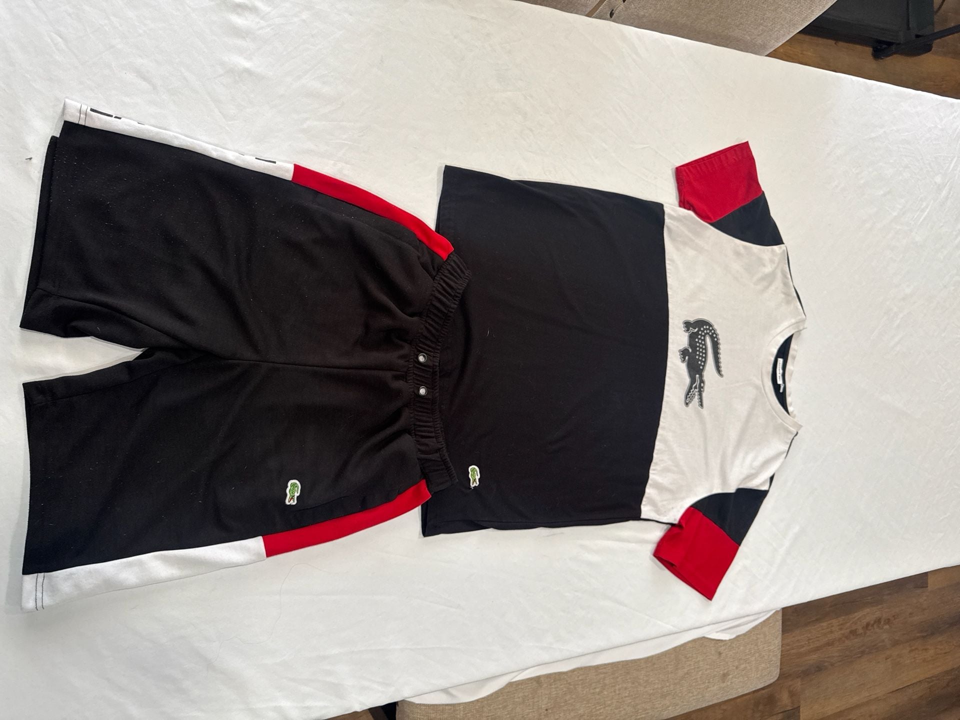 Lacoste Men's Sport Colorblock T-Shirt and Shorts Tracksuit Set 1