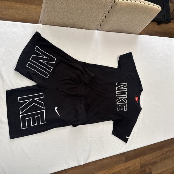Nike Sportswear Street Graphic T-Shirt and French Terry Shorts Men's Set