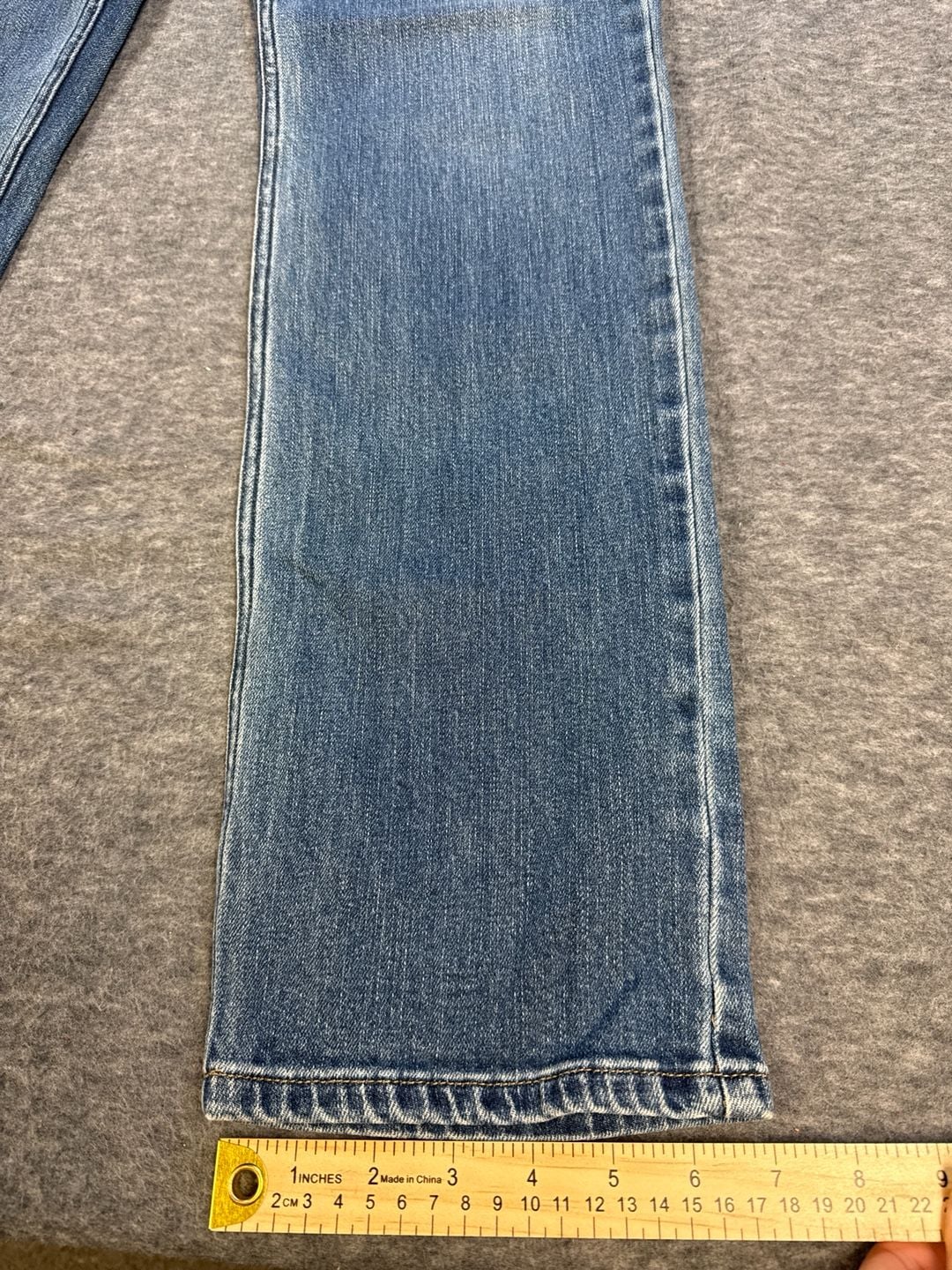 Carhartt Women's Original Fit Straight Leg Denim Jeans Medium Wash Size 4 6