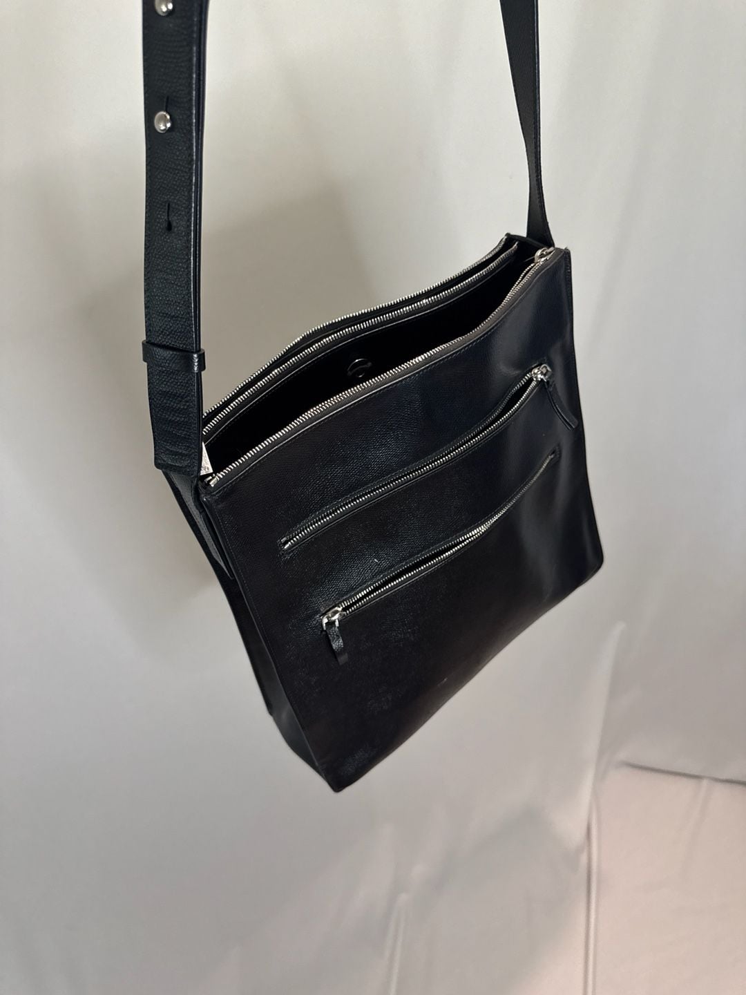 Vince Black Pebbled Leather Triple Zip Messenger Crossbody Bag 8