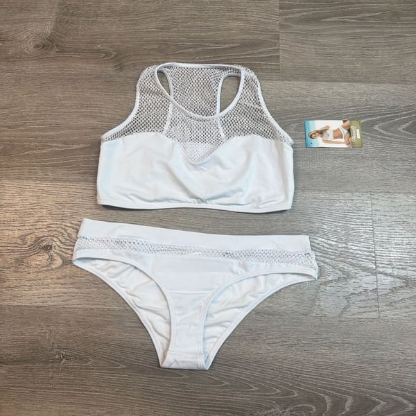 Mapalé White Two-Piece Bikini Set with High Neck Mesh Detail