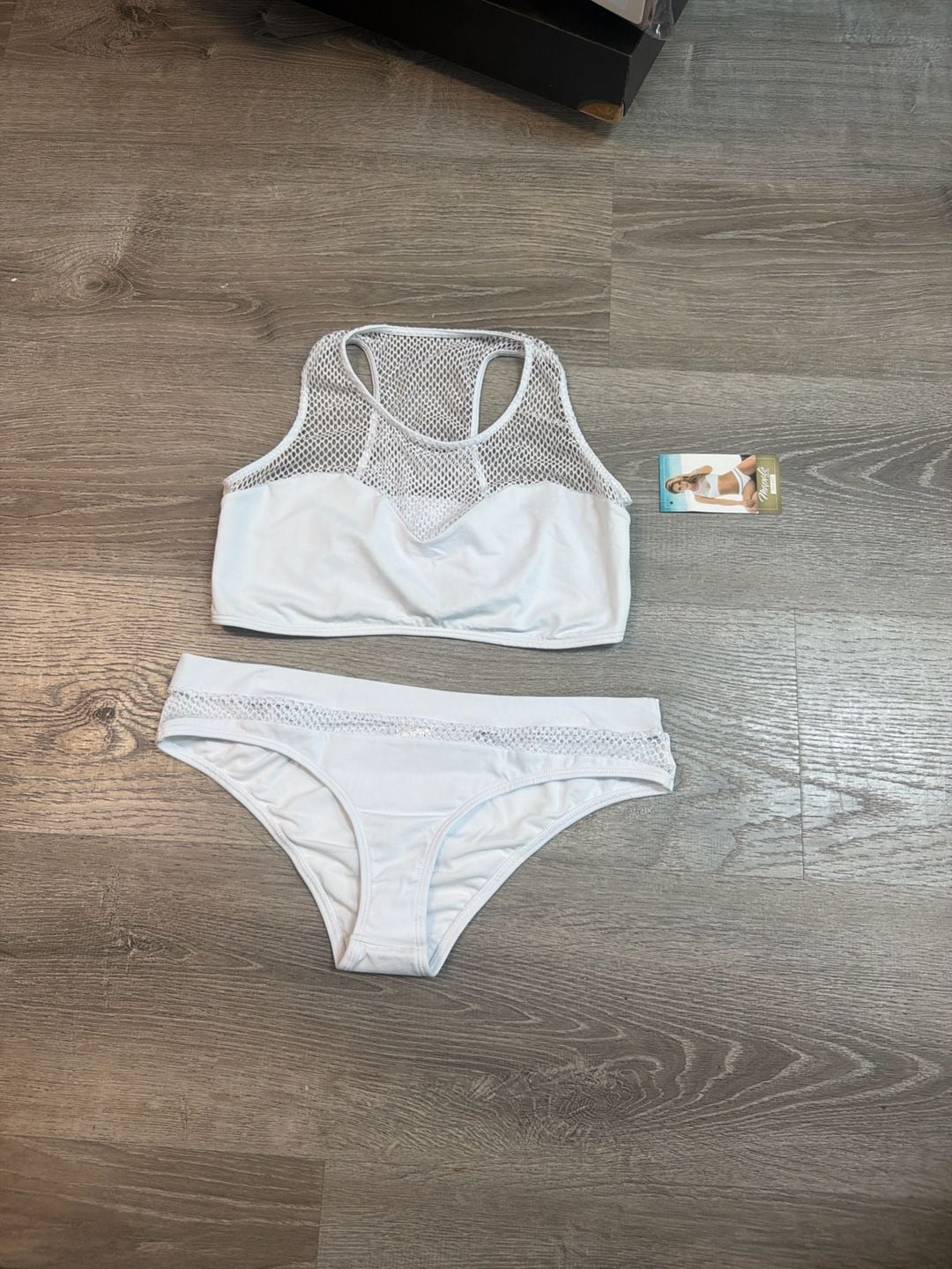 Mapalé White Two-Piece Bikini Set with High Neck Mesh Detail 2