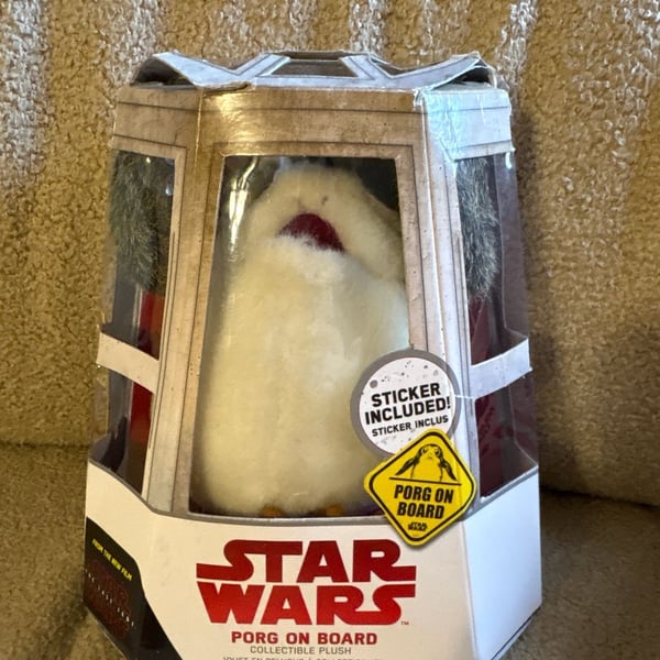 Star Wars: The Last Jedi Porg on Board Collectible Suction Cup Plush with Sticker