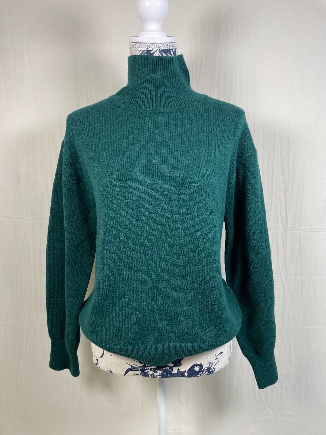 Banana Republic Women's Emerald Green Cotton-Blend Mock Neck Sweater Size M 2