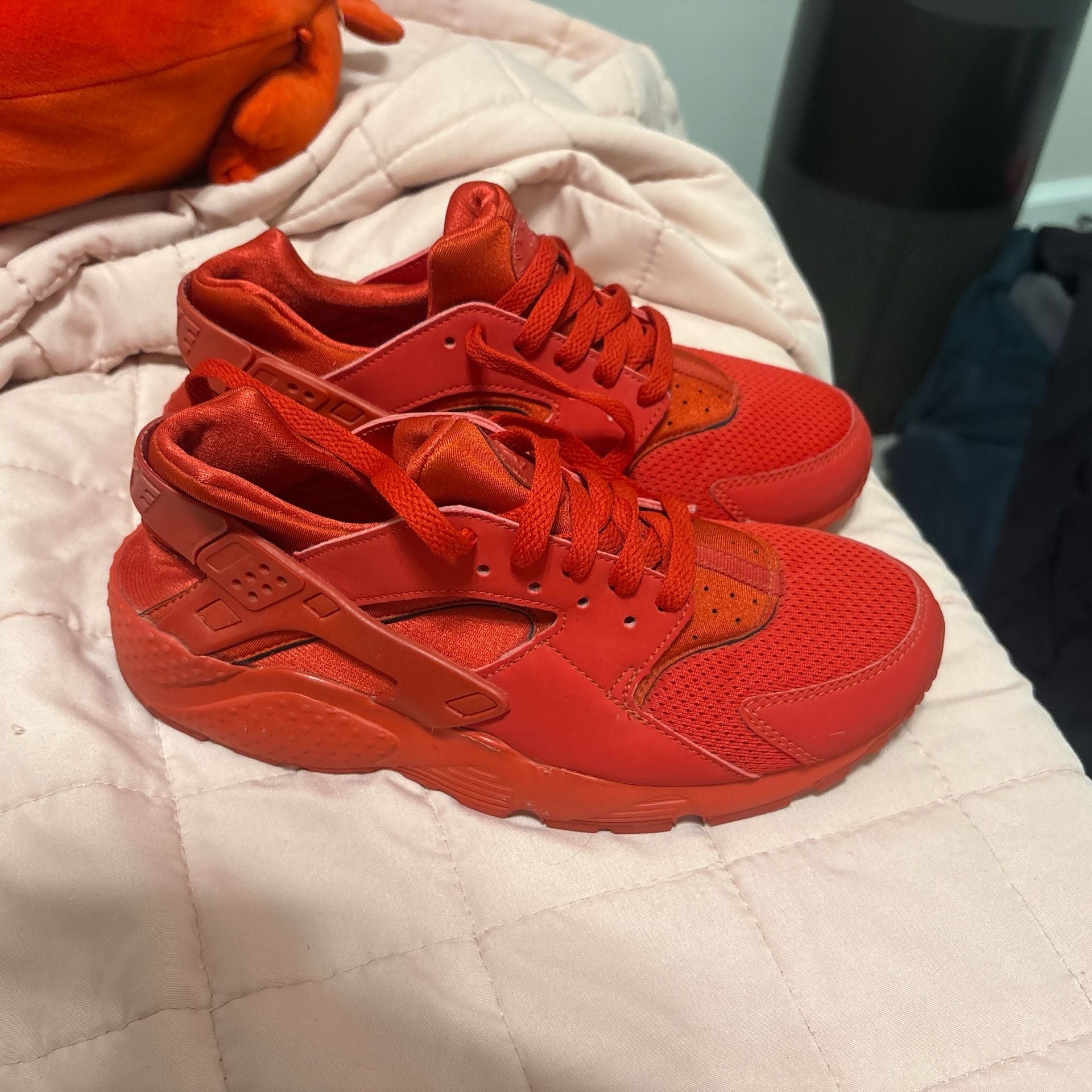 Nike Air Huarache Run GS Triple Red 654275-600 Youth Size 7Y 1