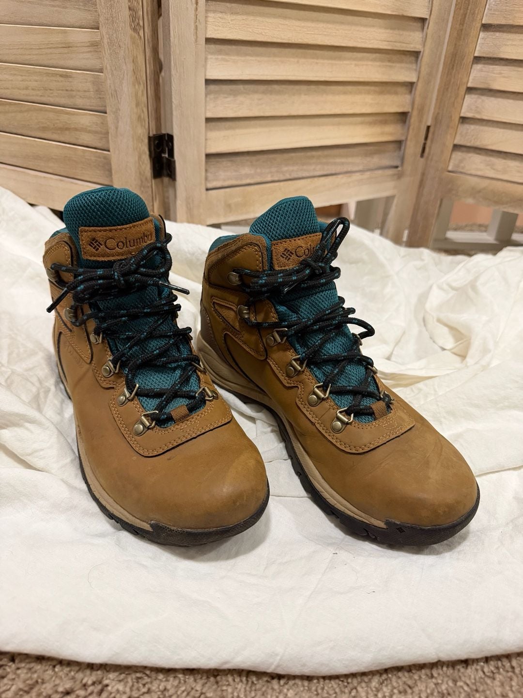 EUC Women's Newton Ridge Plus Hiking Boot Size 11 2
