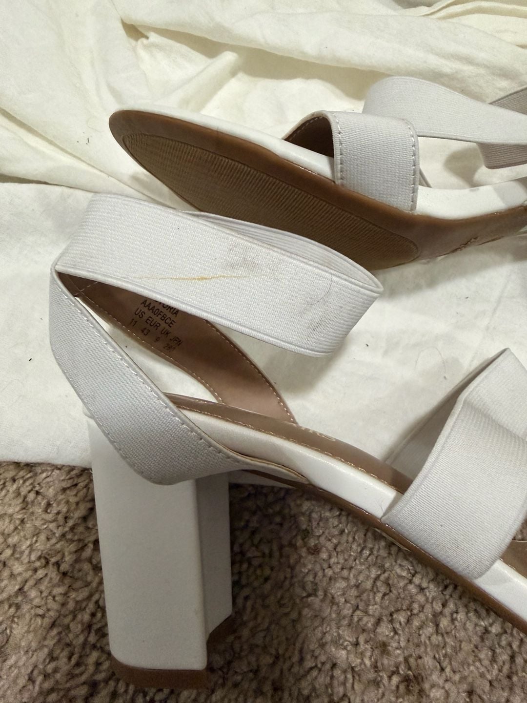 NWOB DREAM PAIRS Victoria White Elastic Strap Chunky Block Heel Sandals Size 11 4