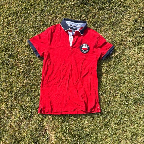 Tommy Hilfiger Men's Slim Fit Red Polo Shirt with Circle Logo Patch