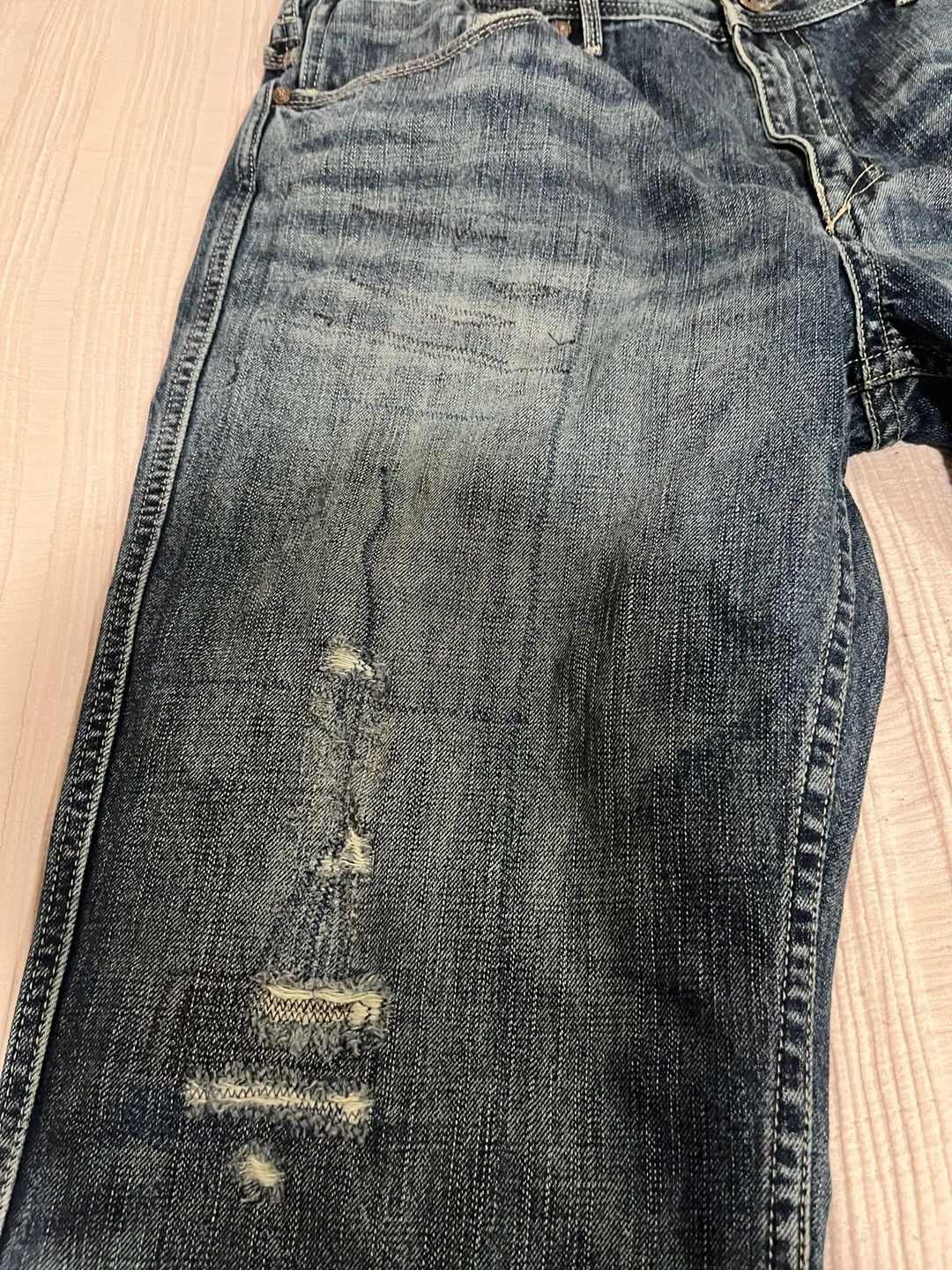 Express Kingston Classic Fit Bootcut Distressed Lion Patch Jeans W38 L30 7