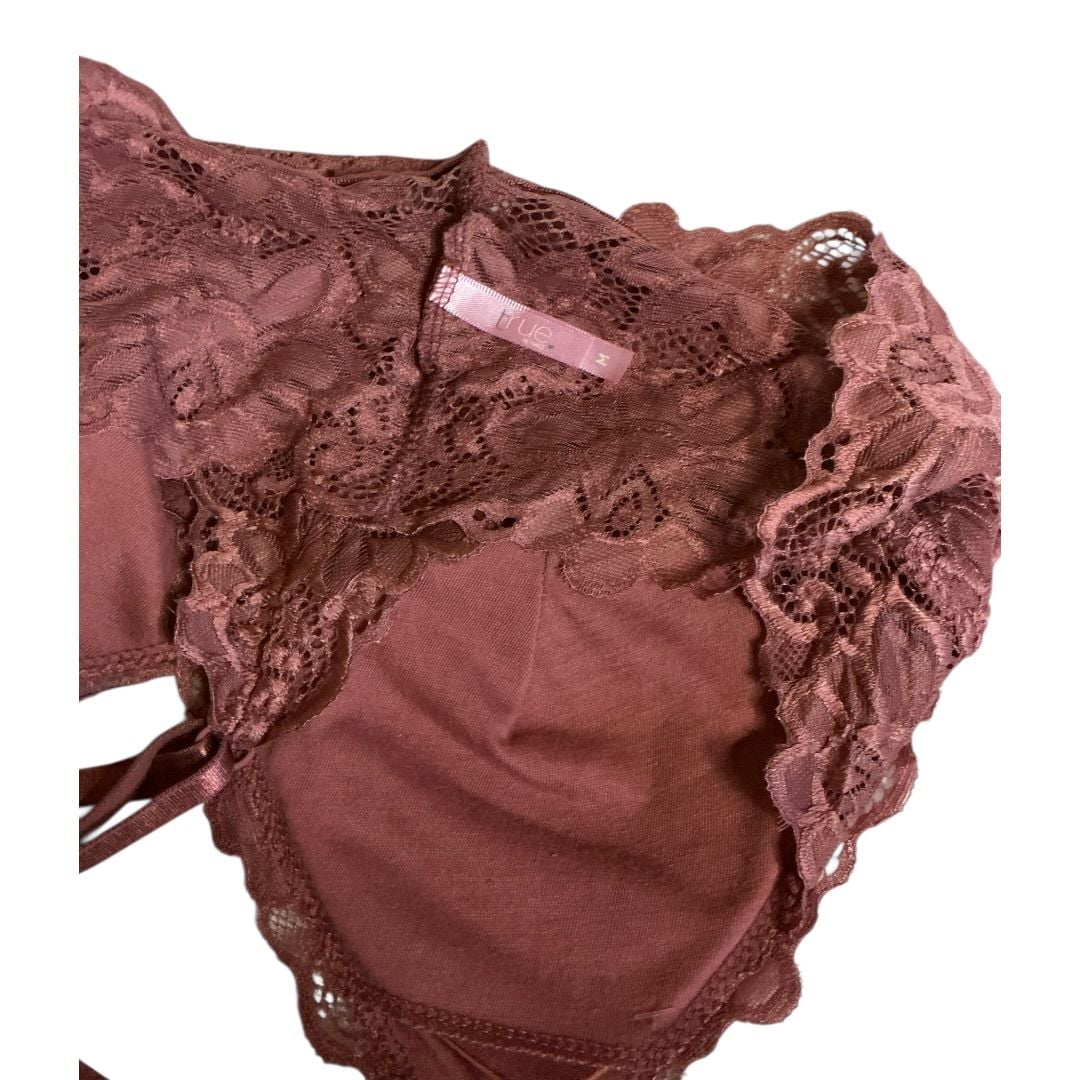 💟True Set of 2 Lace Racerback Bralettes in Burgundy and White 4