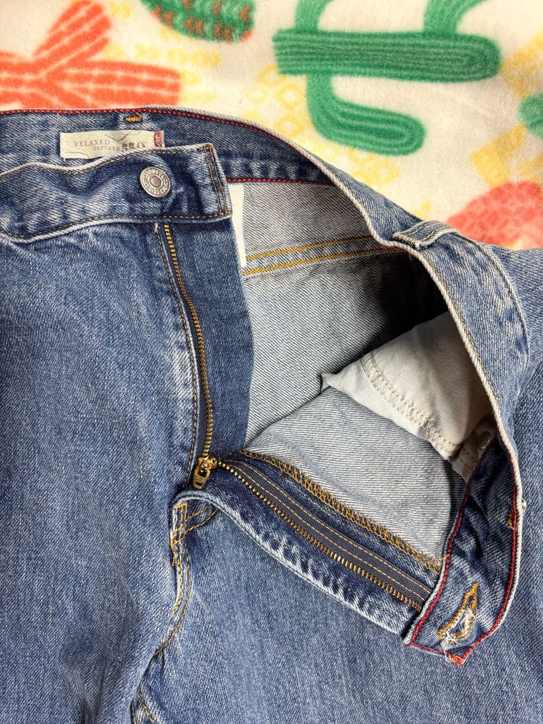 Levi's 550 Relaxed Tapered Leg Blue Denim Jeans Size 12S 6
