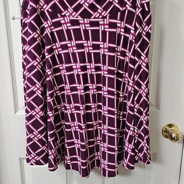 New York & Company Stretch Purple Geometric Print Midi Skirt Size M