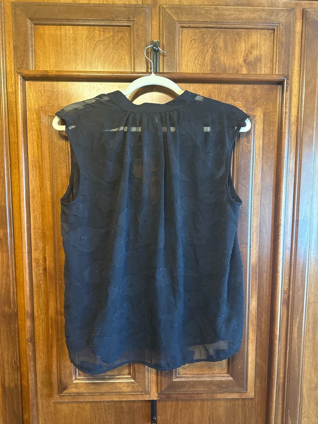 H&M Black Sleeveless Sheer Jacquard Floral Weave V-neck Blouse Size Medium 5