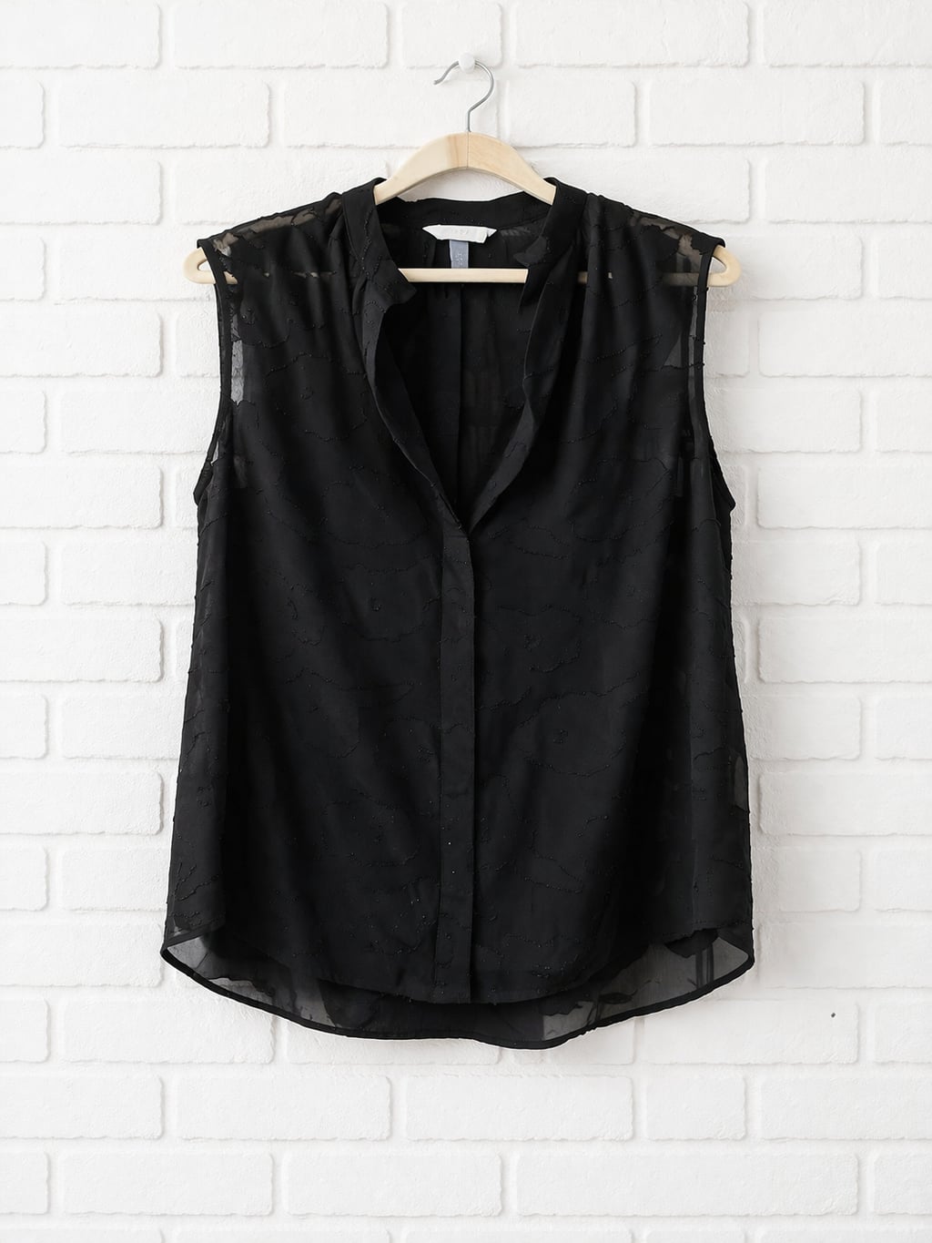 H&M Black Sleeveless Sheer Jacquard Floral Weave V-neck Blouse Size Medium 2