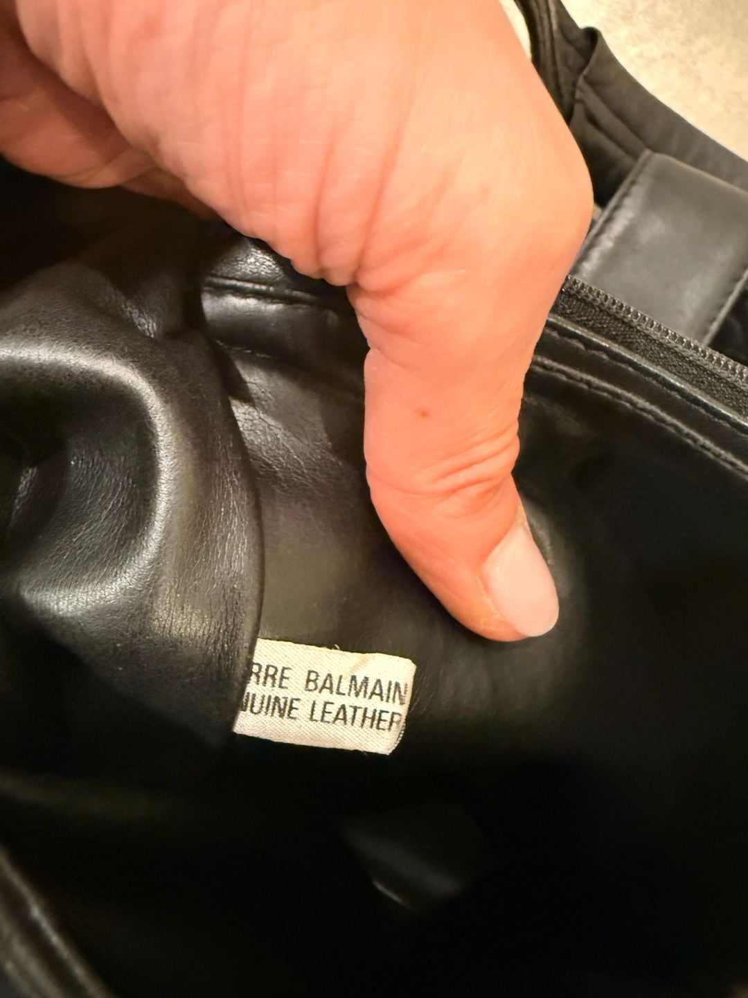 Vintage Pierre Balmain Black Genuine Leather Shoulder Hobo Bag with Medallion 9