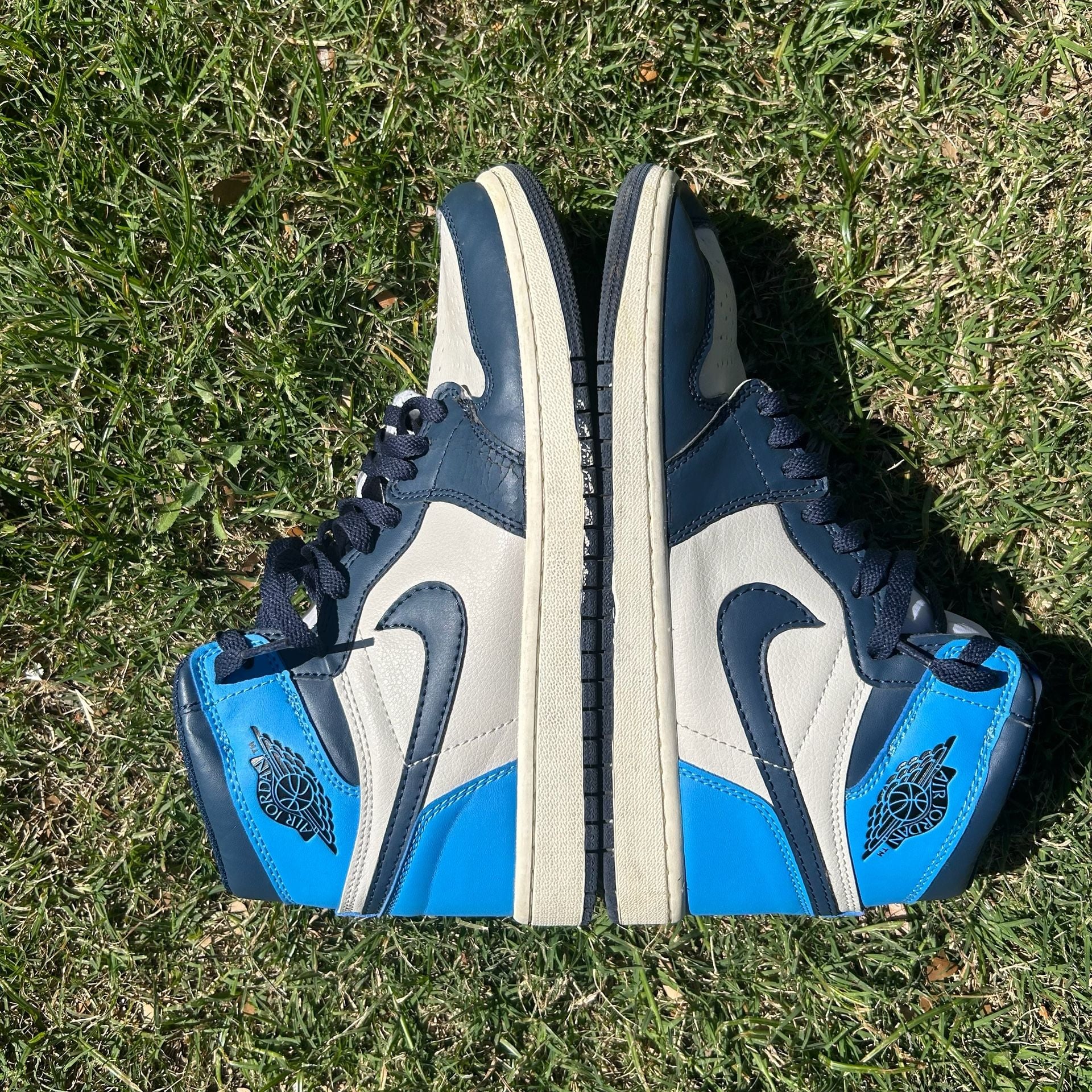 Air Jordan 1 Retro High OG Obsidian University Blue 4