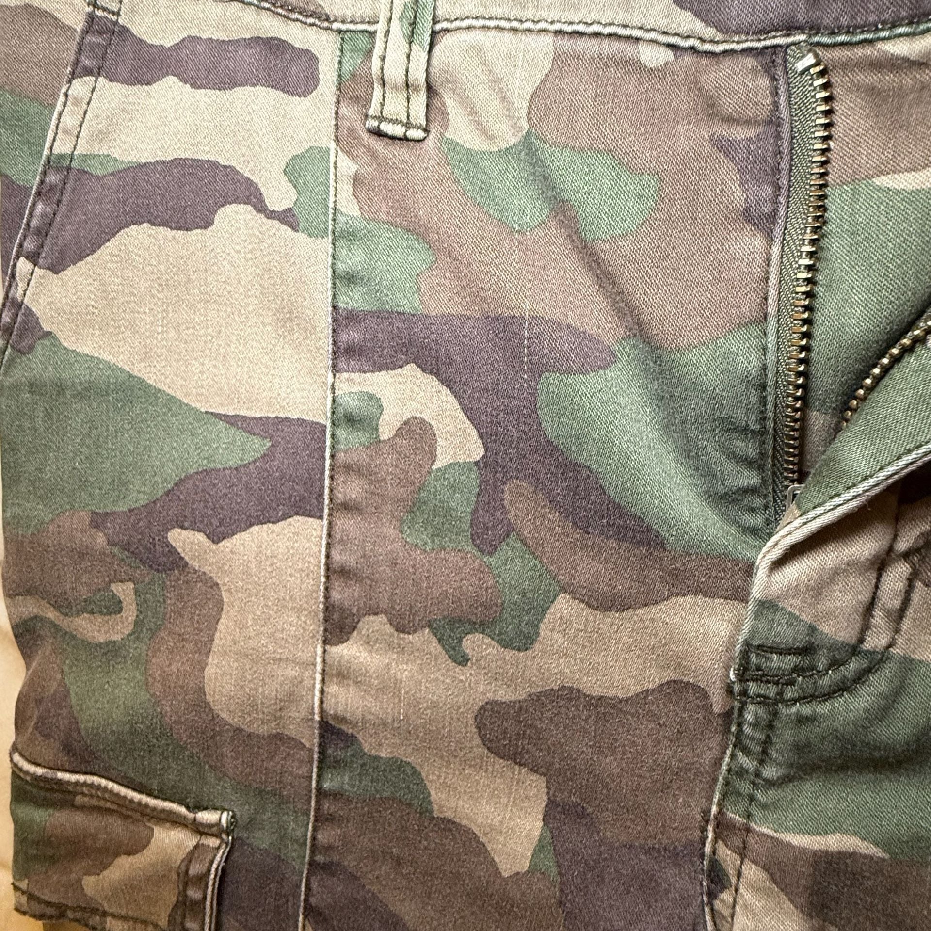 J. Crew Vintage Straight Cargo Pants in Camo Print High Rise Women's Size 27 5