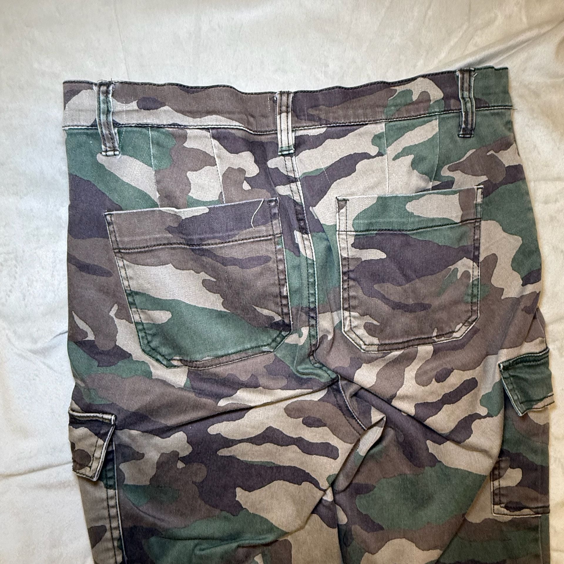 J. Crew Vintage Straight Cargo Pants in Camo Print High Rise Women's Size 27 7