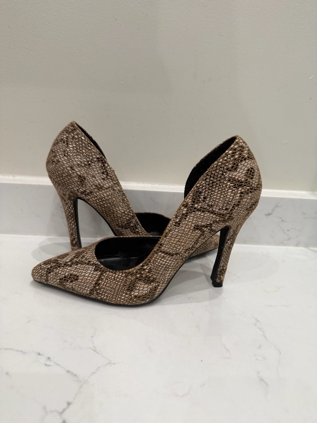 Snake Print Pointed Toe D'Orsay Pumps 9