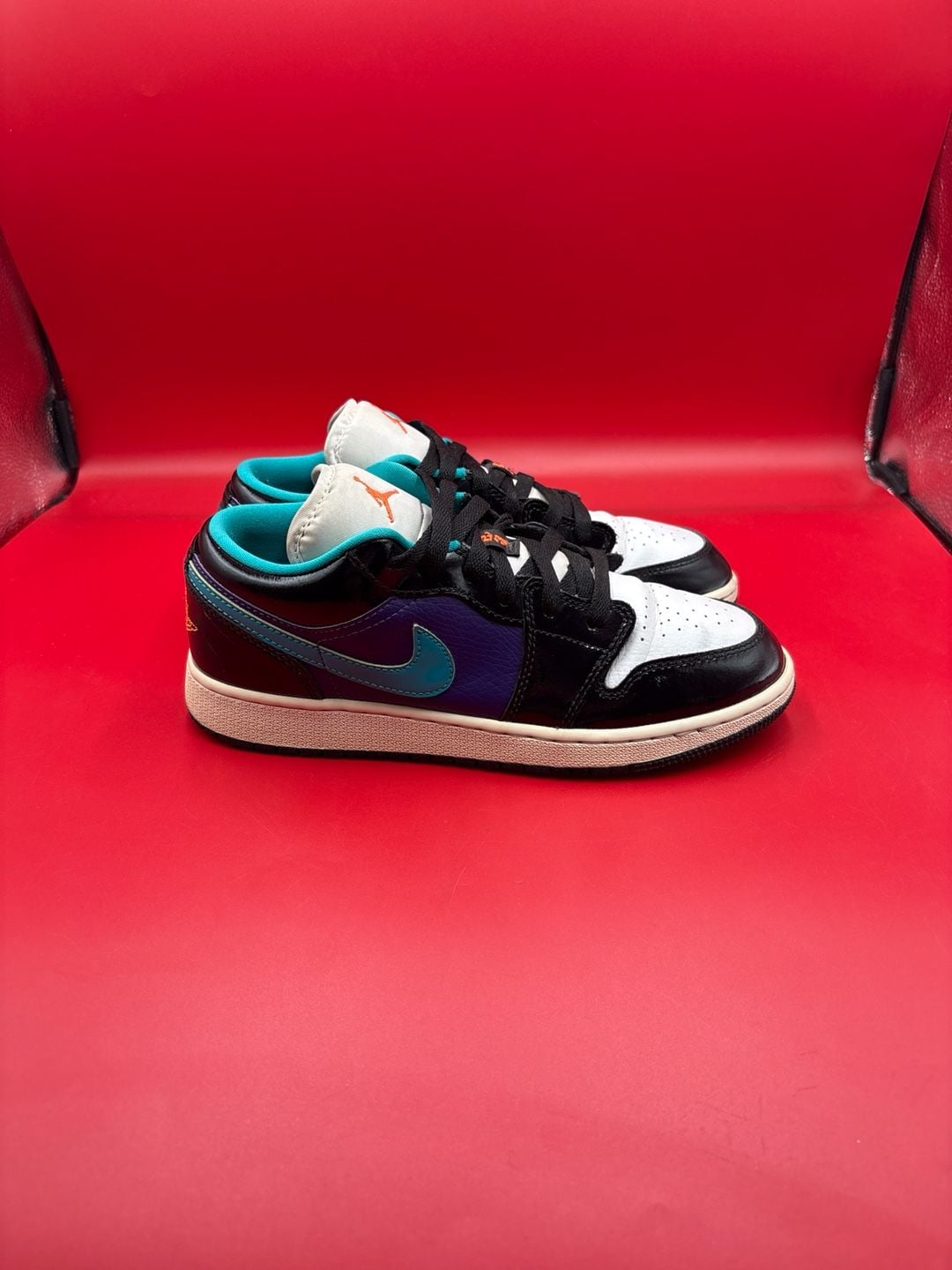 Air Jordan 1 Low GS Black Court Purple Turbo Green 553560-035 4
