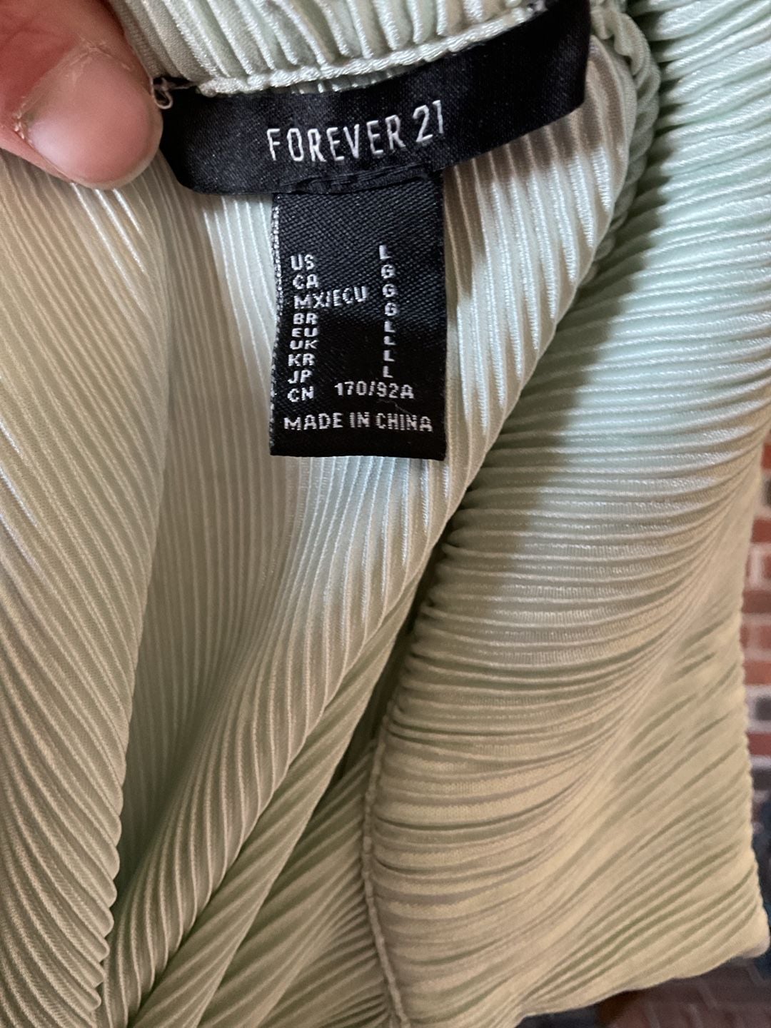 Forever 21 Women's Mint Green Plisse Pleated Long Sleeve Button Down Shirt Size Large 4