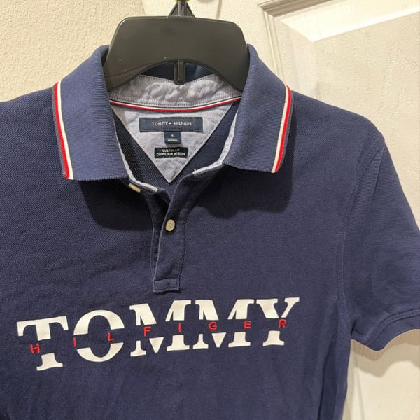 Tommy Hilfiger Men's Custom Fit Navy Blue Graphic Spellout Pique Polo Shirt Size M
