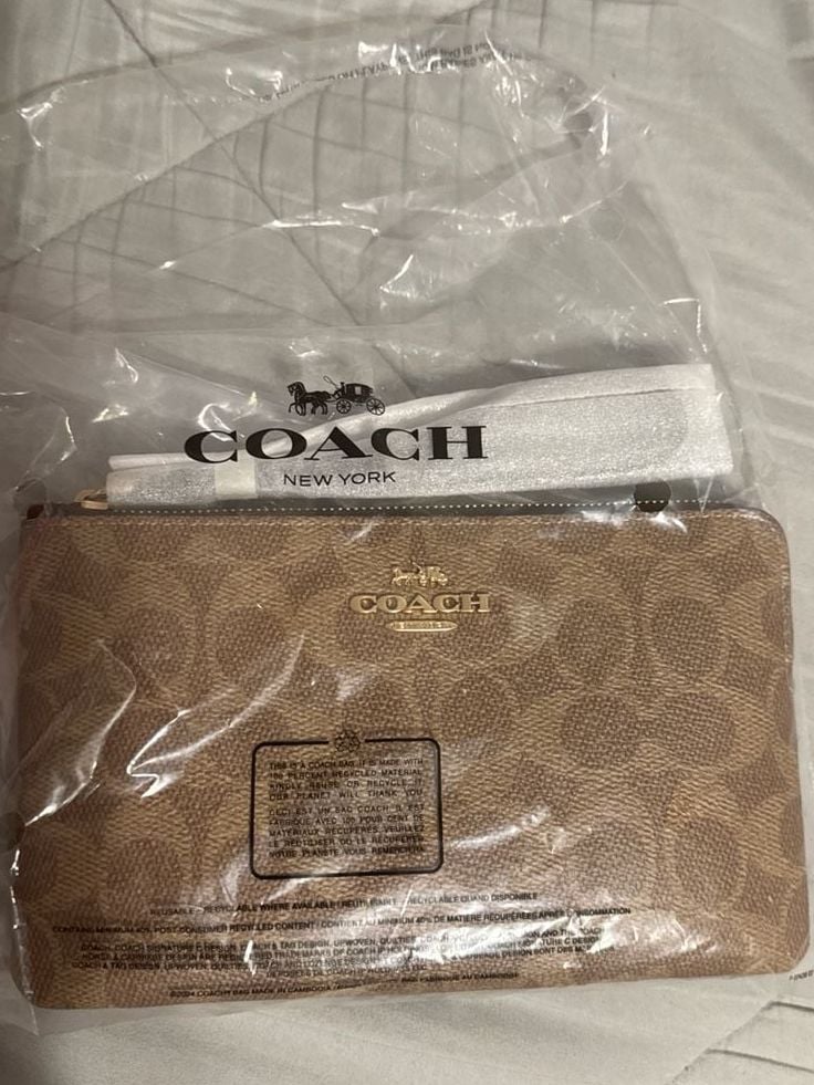 COACH® Outlet 1