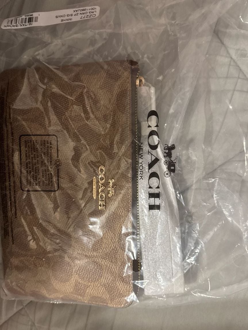 COACH® Outlet 2