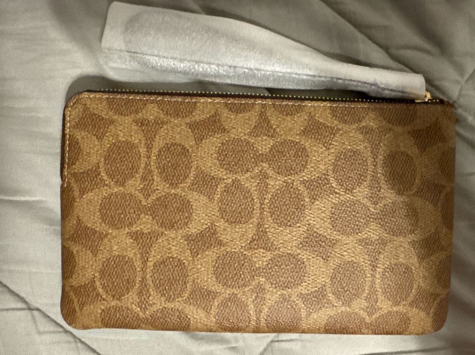 COACH® Outlet 4