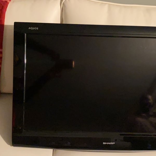 Sharp Aquos 32 inch 720p LCD TV Model LC-32D44U