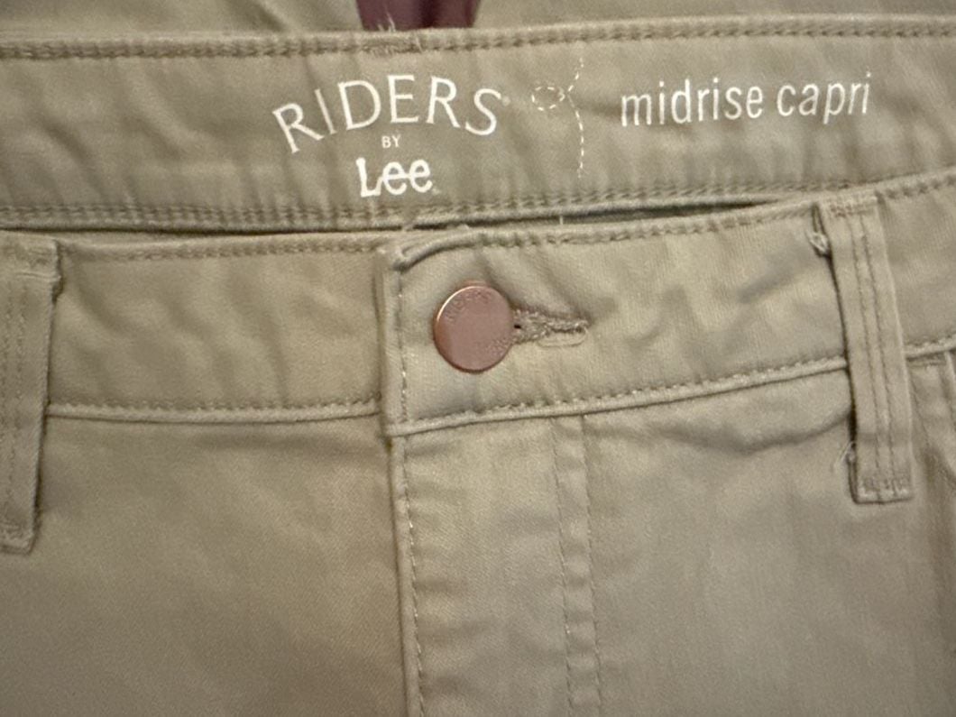 Riders by Lee Women's Midrise Capri Khaki Pants Size 14M 2